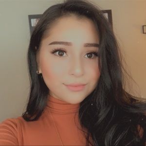 Meet your Posher, Larisa